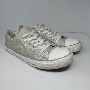Emergency Exit Womens size 9 Sparkly Sliver Glittery Low Top Lace up Shoes